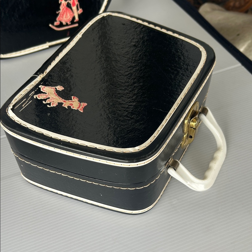 Vintage Black and White Travel Bag Set - Picture 5 of 14
